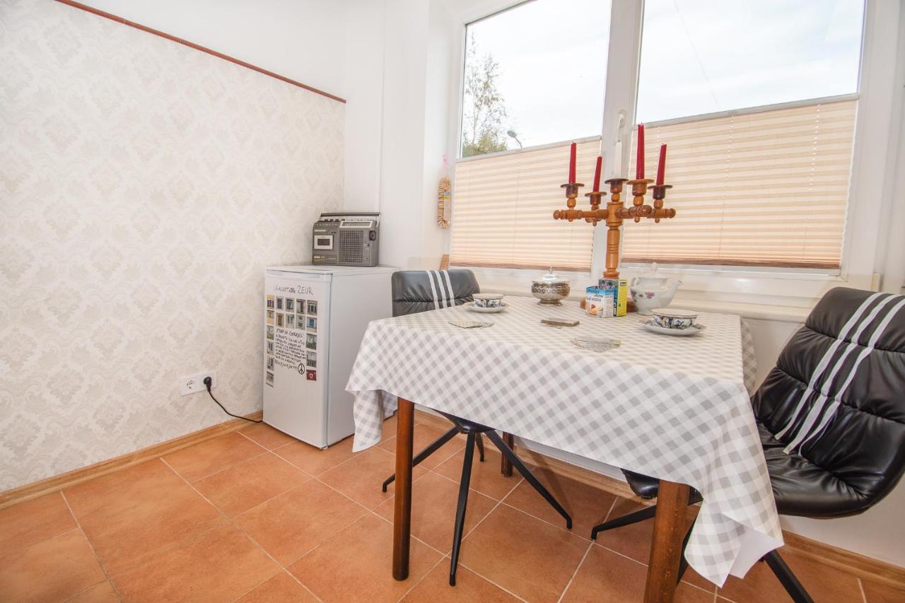Karostas Pludmales Apartmenti 80-90 Gadu Stila เลียปาญา ภายนอก รูปภาพ