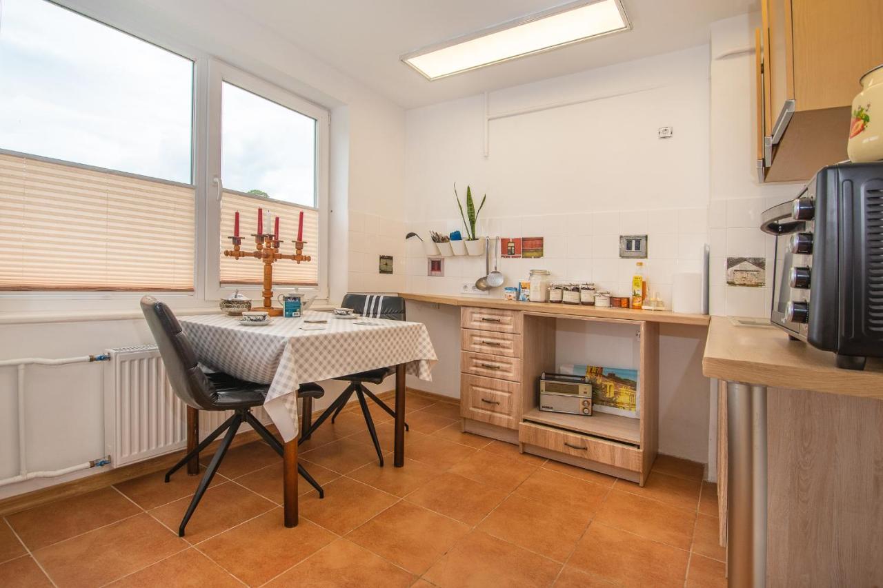 Karostas Pludmales Apartmenti 80-90 Gadu Stila เลียปาญา ภายนอก รูปภาพ